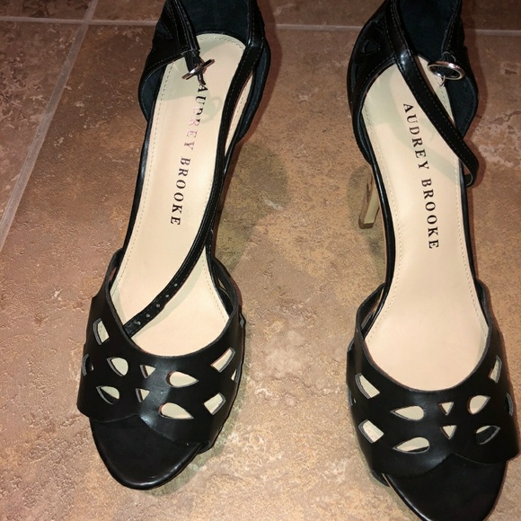 Shoes - Picture 1 of 5